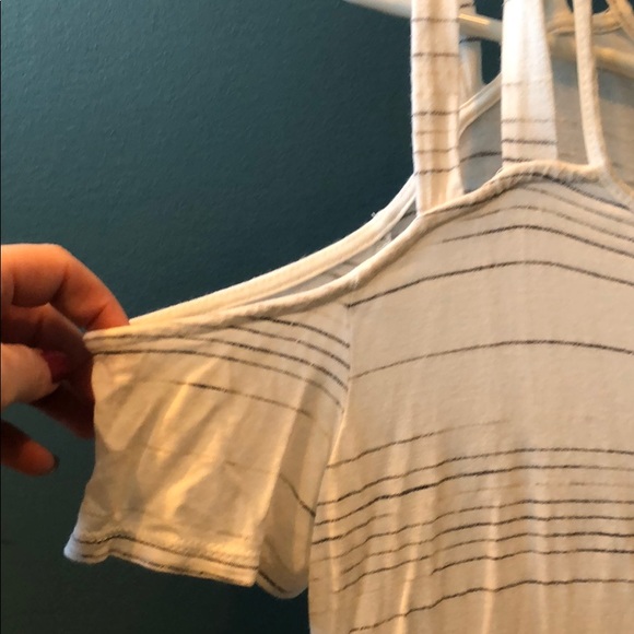 White T-shirt - Picture 3 of 3